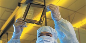 Samsung, TSMC unveil sub-7nm EUV nodes